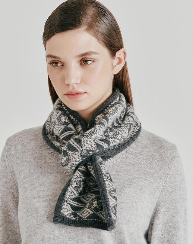 캐시미어하우스 [Murray Allan] 100%캐시미어 Rhombus pattern petit scarf_Dark grey (DG) M53APE050DG 착용컷