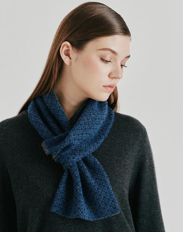 캐시미어하우스 [Murray Allan] 100%캐시미어 Dots Texture petit scarf_Grey (GR) M53APE052GR 착용컷