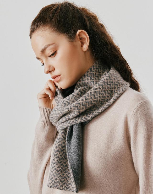 캐시미어하우스 [Murray Allan] 100%캐시미어 Lips Texture petit scarf_Beige (BE) M53APE056BE 착용컷