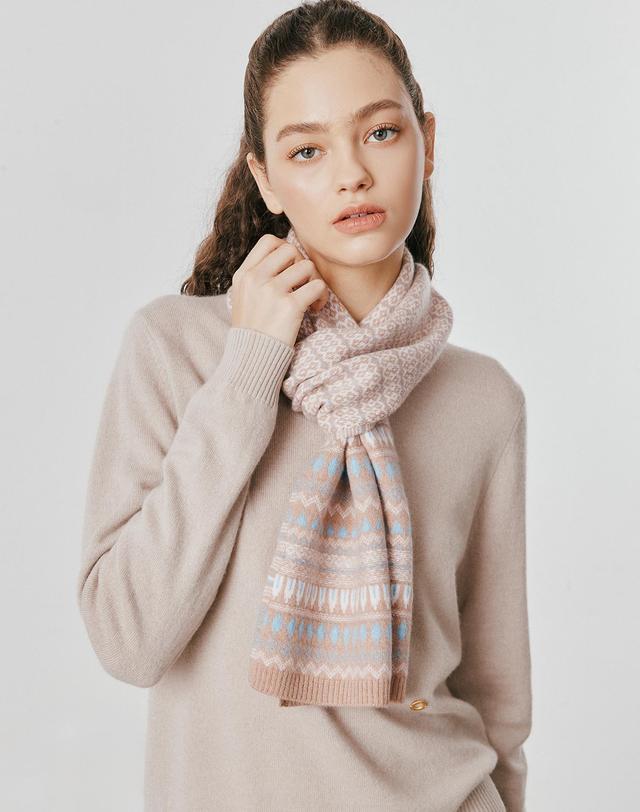 캐시미어하우스 [Murray Allan] 100%캐시미어 Nordic jacquard scarf_Camel (CA) M53ASF063CA 착용컷