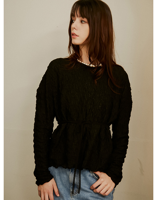 쏘리투머치러브 Seine Pleats Drop Shoulder Top_Black 착용컷