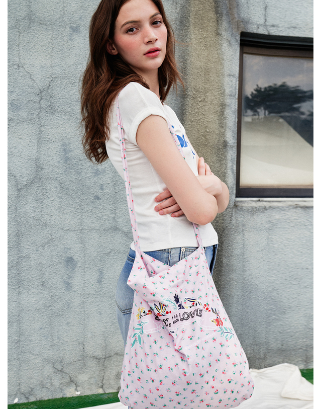 쏘리투머치러브 Soluv Party Flower Eco-Bag_Pink 착용컷