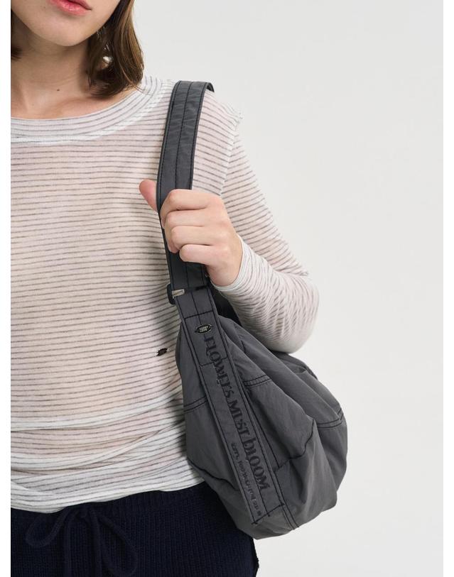 쏘리투머치러브 Duffel Bag_Gray 착용컷
