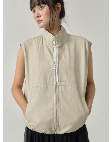 High Neck Faux Leather Vest with Lace Zip_Cream