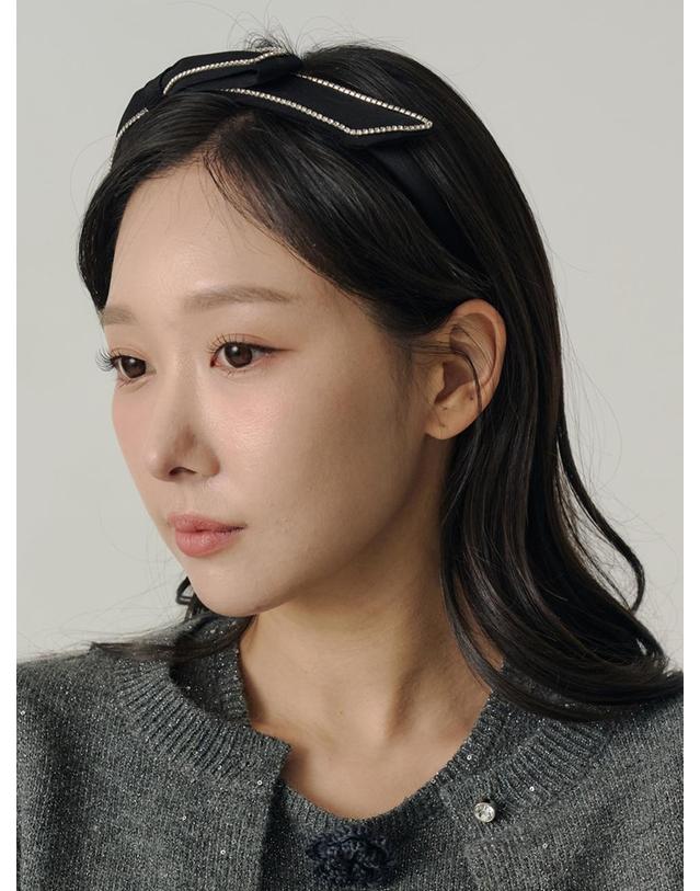 쏘리투머치러브 [인플루언서 세영 w/] Art Deco Jewel Satin Ribbon Hairband_Black 착용컷