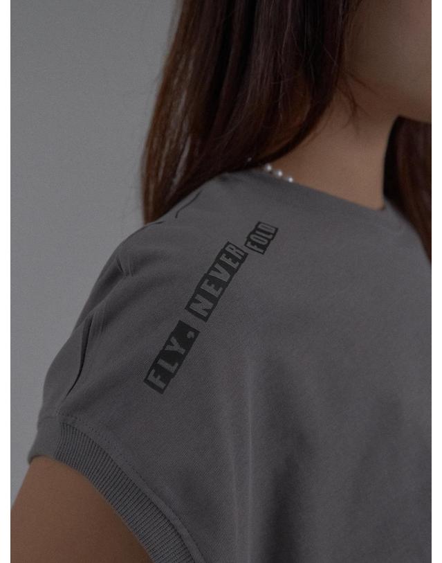 쏘리투머치러브 Dropped Shoulder Lettering Crop T-Shirt_Gray 착용컷