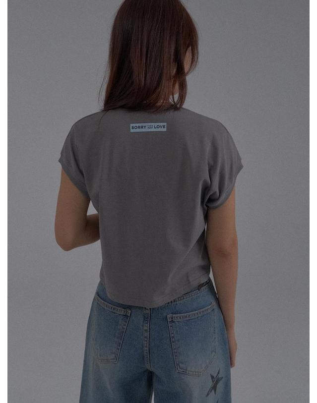 쏘리투머치러브 Dropped Shoulder Lettering Crop T-Shirt_Gray 착용컷