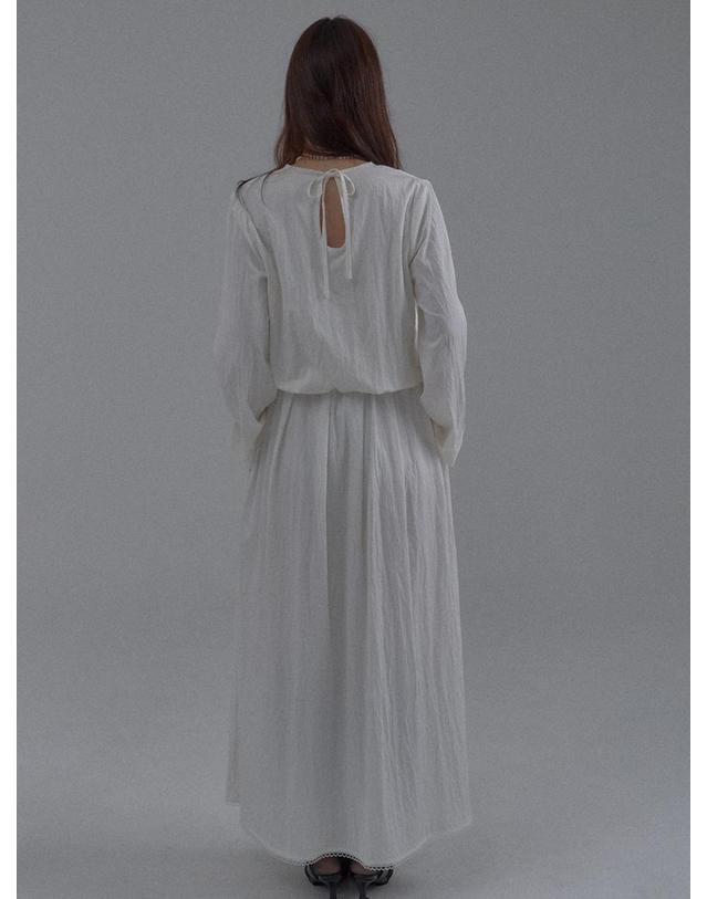 쏘리투머치러브 Aether White Fluid Skirt_Ivory 착용컷