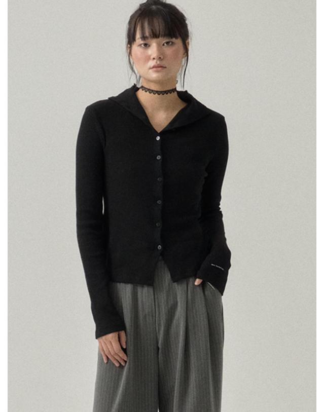 쏘리투머치러브 High Neck Button Down Ribbed Top_Black 착용컷
