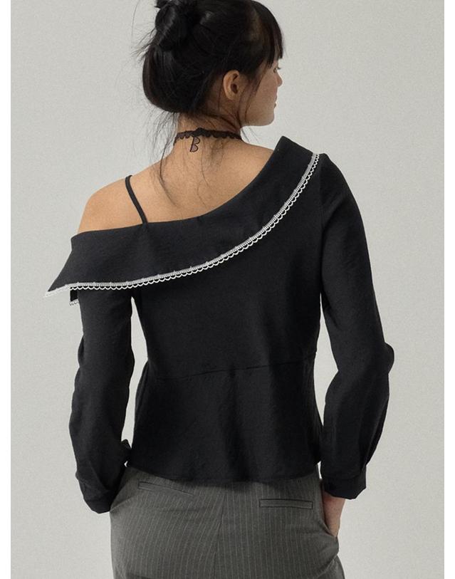 쏘리투머치러브 One-Shoulder Off Drape Blouse_Black 착용컷