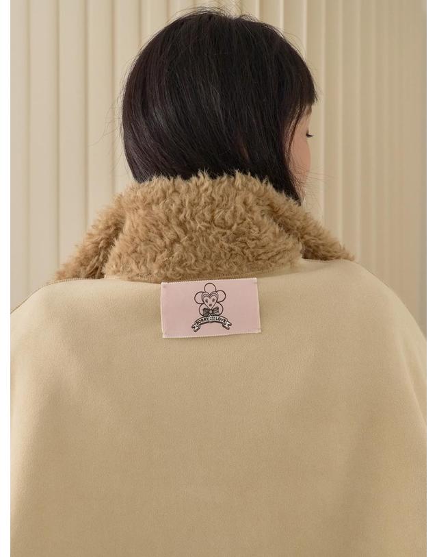 쏘리투머치러브 Reversible Shearling Mustang Coat_Beige 착용컷