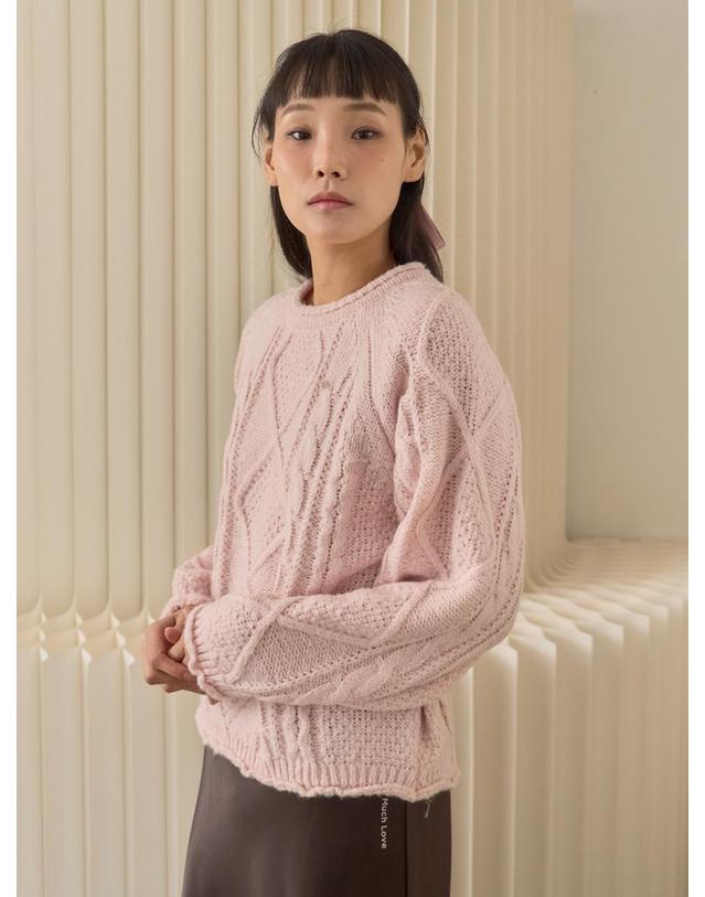쏘리투머치러브 Raglan Cable Wool Knit Pullover_Pink 착용컷