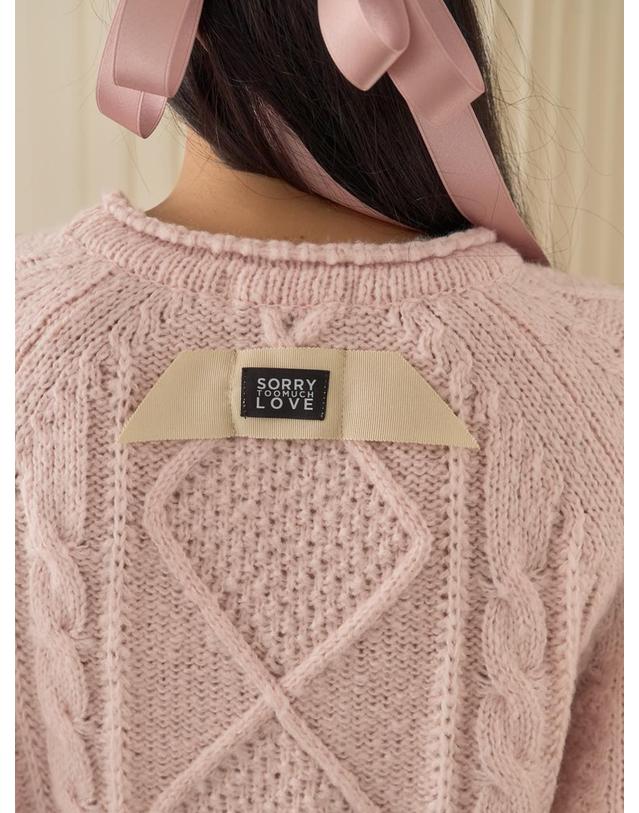 쏘리투머치러브 Raglan Cable Wool Knit Pullover_Pink 착용컷