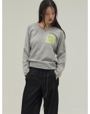 Studio Sketch V-Neck Sweatshirt_Gray