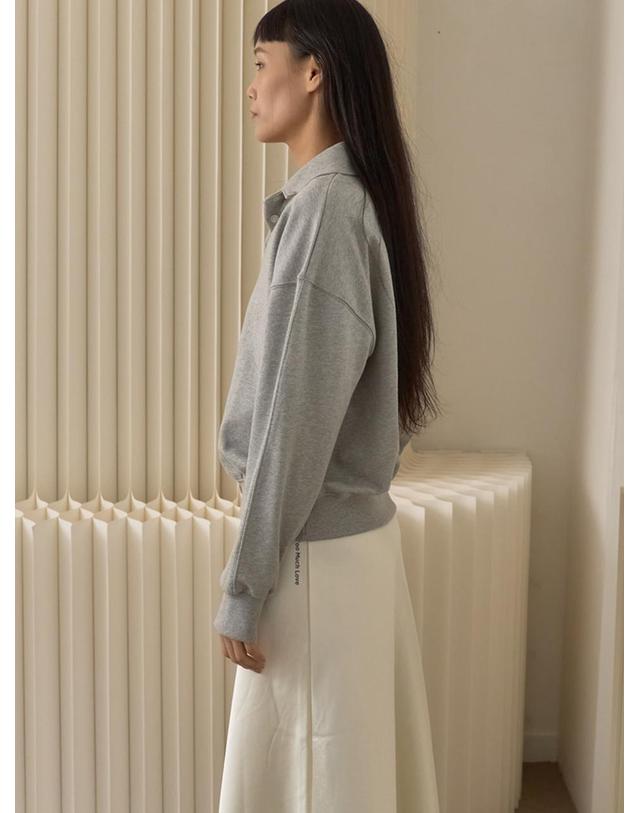 쏘리투머치러브 Gentle Morning Collar Sweatshirt_Gray 착용컷