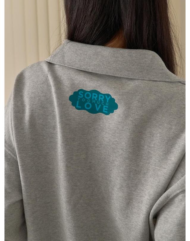 쏘리투머치러브 Gentle Morning Collar Sweatshirt_Gray 착용컷