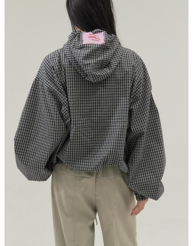 쏘리투머치러브 Gingham Hooded Windbreaker Blouson_Navy 착용컷