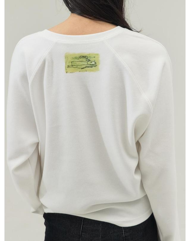 쏘리투머치러브 Studio Sketch V-Neck Sweatshirt_White 착용컷