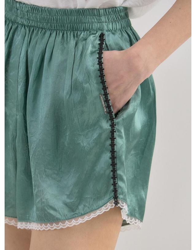 쏘리투머치러브 Fluid Texture Lounge Shorts_Green 착용컷