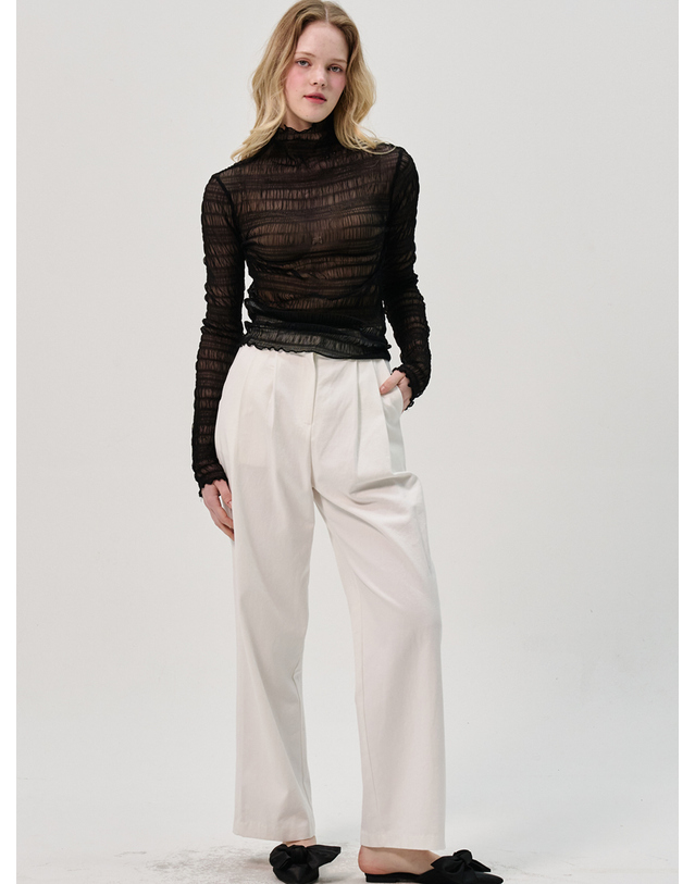 쏘리투머치러브 Cien Shirring See Through Turtleneck Top_Black 착용컷