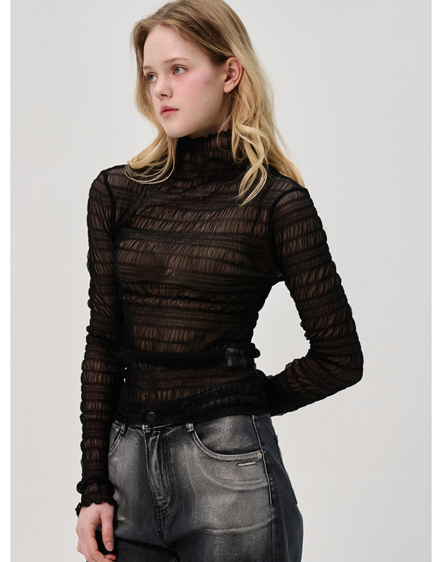 쏘리투머치러브 Cien Shirring See Through Turtleneck Top_Black 착용컷