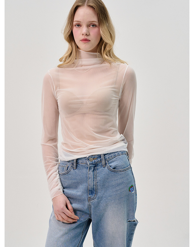 쏘리투머치러브 Sleeve Shirring See Through Turtleneck Top_White 착용컷