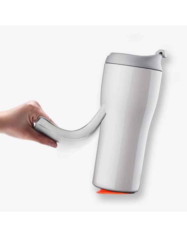 아티아트 라크 써멀 석션 텀블러 블랙 380ml 착용컷