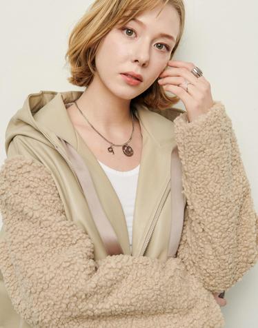 Shearing sleeve Leather blouson-sand beige