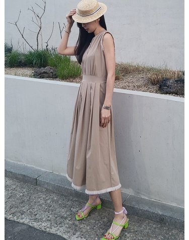 쿨페브릭 스트링벨티드 플리츠 드레스 - 베이지 Cool fabric pleats dress