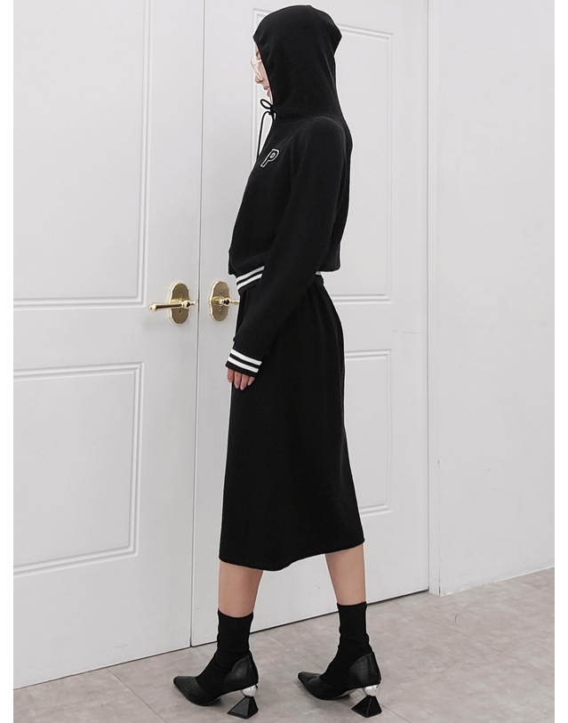 프리톤 후드니트셋업(P로고 스웨터+스커트)-그레이쉬베이지 Hood P logo Knit set-up 착용컷
