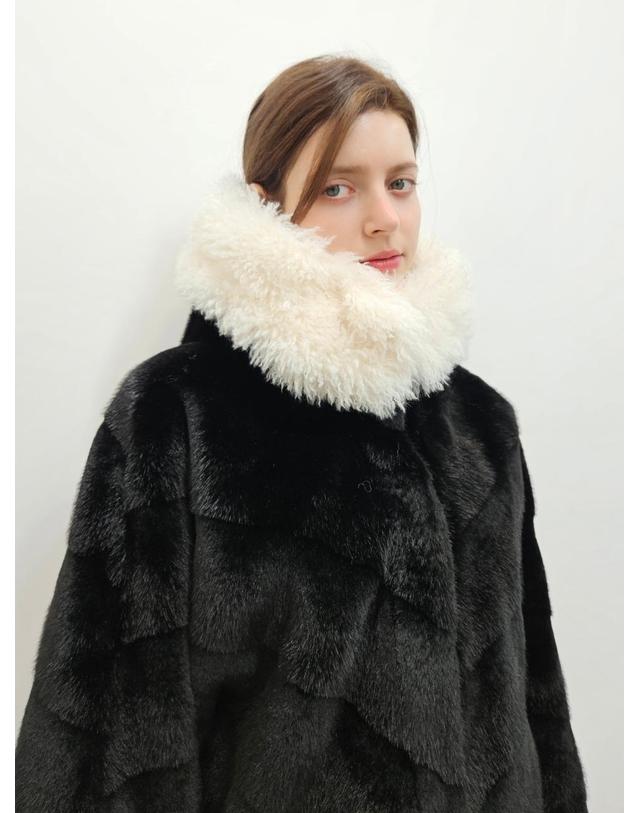 프리톤 밍크 에코퍼 후드 자켓 Mink fur hood ECO jacket 블랙 착용컷