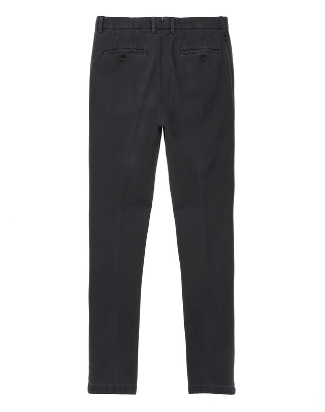 알레그리 다크그레이《Cashmere Blended》[Slim Fit] 치노 팬츠 진한 그레이 착용컷