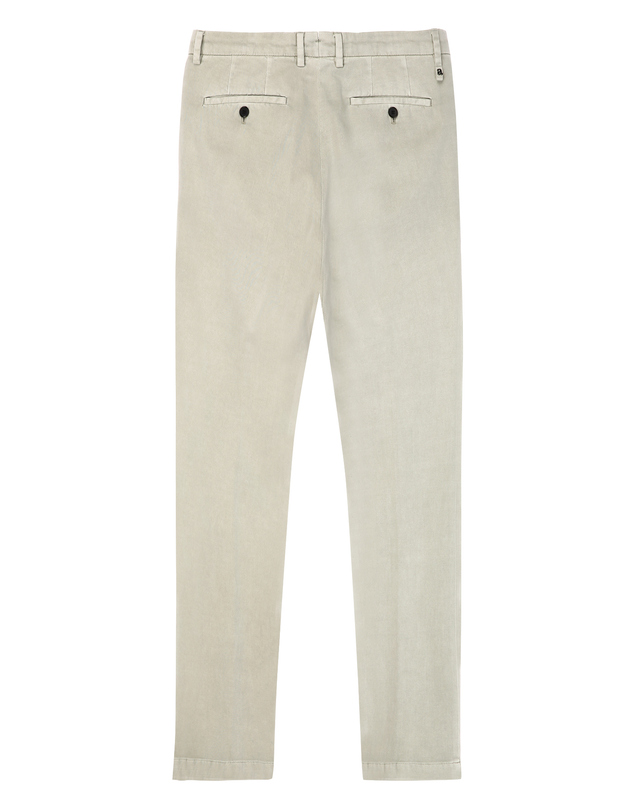 알레그리 다크베이지《Cashmere Blended》[Slim Fit] 치노 팬츠 진한 베이지 착용컷