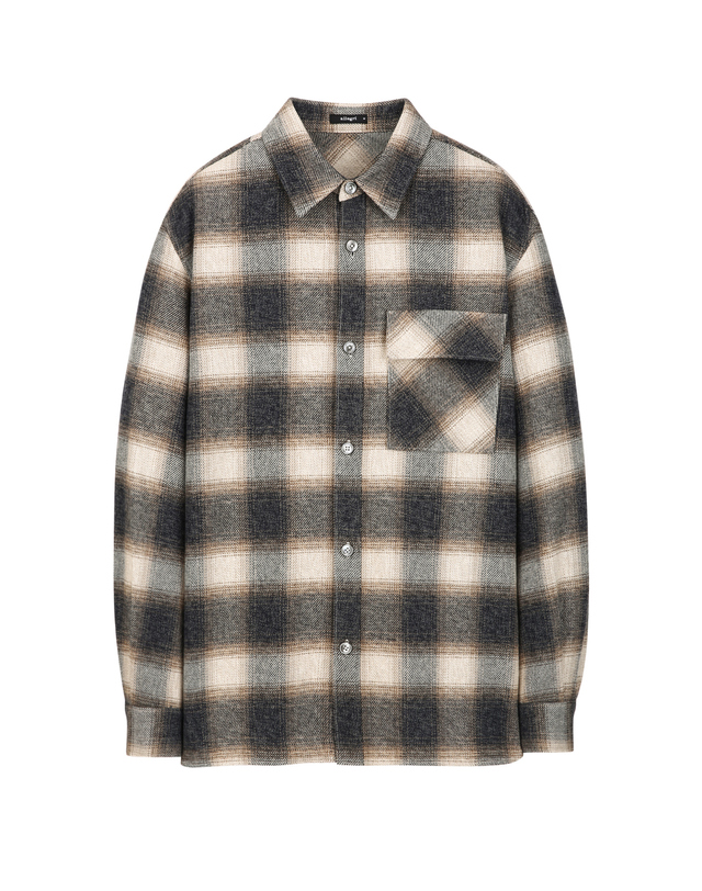 알레그리 베이지《Cozy Flannel》세미오버핏 셔츠 진한 베이지 착용컷