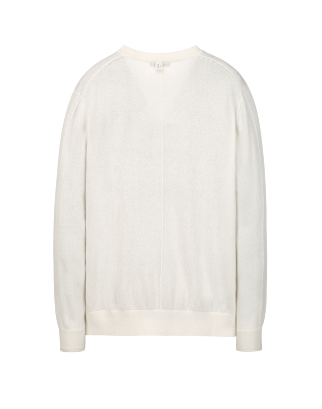 알레그리 아이보리《Prime Cashmere-Gentle》라운드 스웨터 착용컷