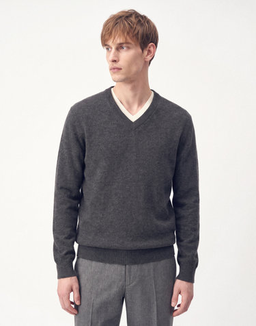 챠콜그레이 《Wool Cashmere》 Relaxed Neck 스웨터
