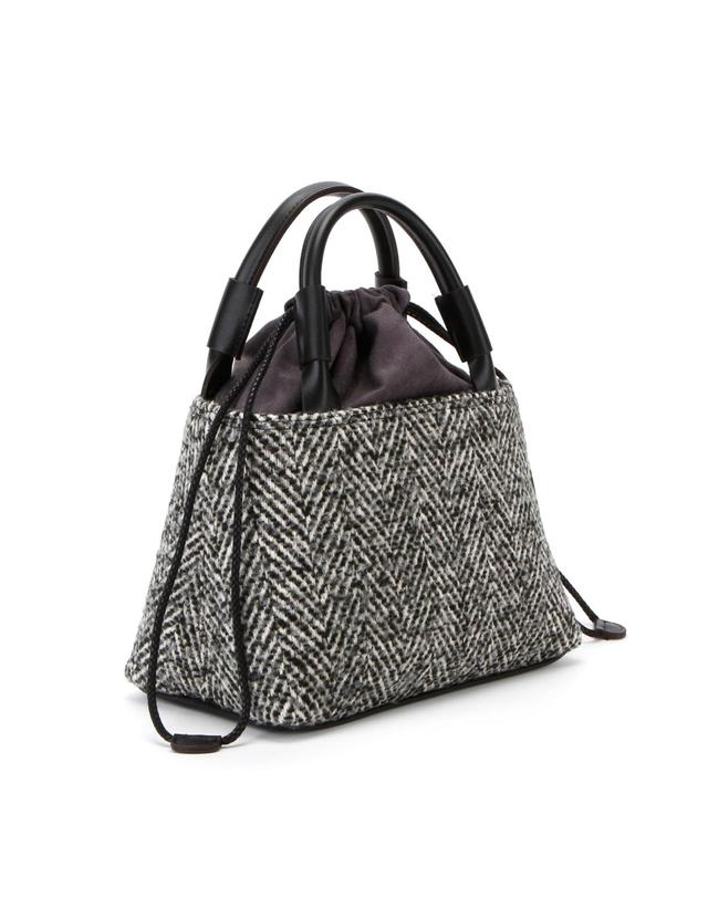 오프 더 레코드 오프더레코드 Lindy Herringbone Bag_Black 착용컷