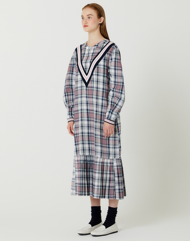 더스튜디오케이 22FW LUCKY DRESS(PINK) 착용컷