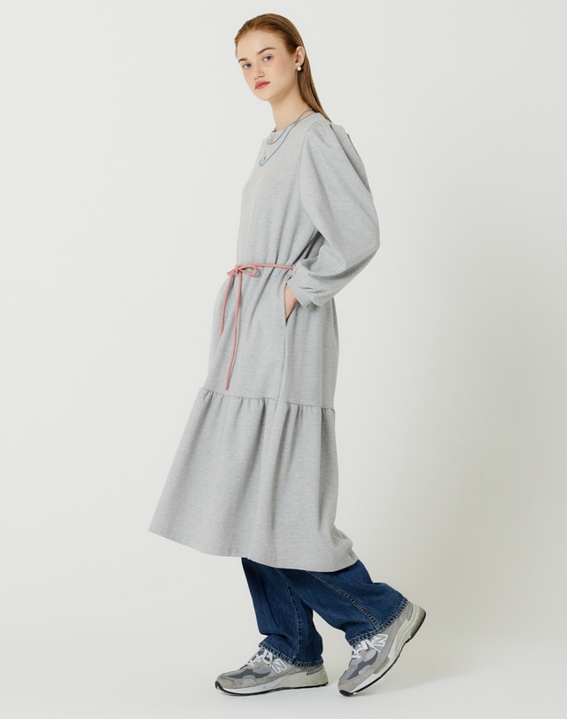 더스튜디오케이 RECYCLED FABRIC PUFF DRESS(GRAY) 착용컷