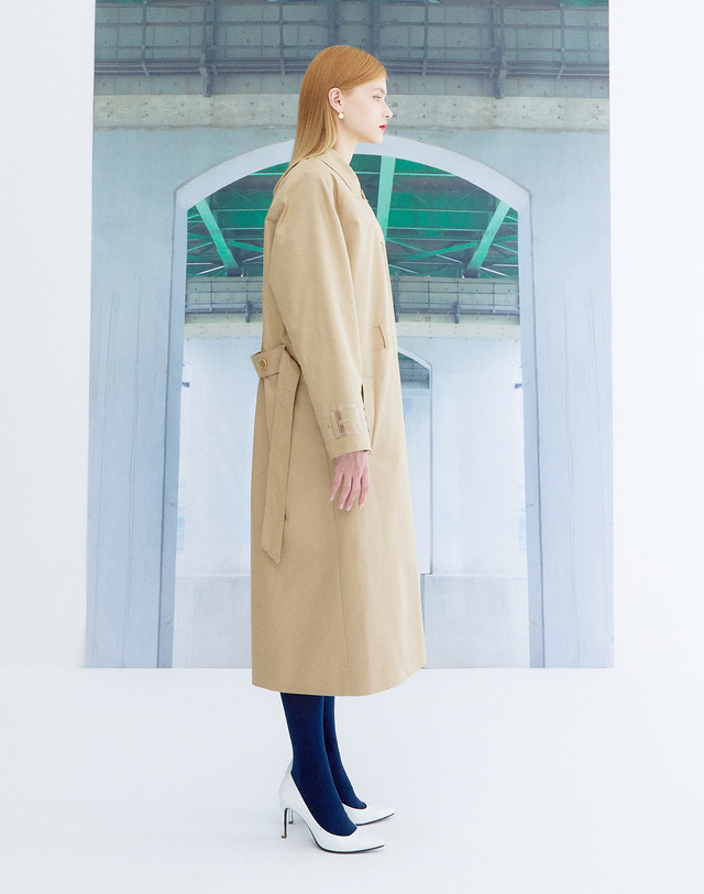 더스튜디오케이 EMBROIDERY TRENCH SINGLE COAT_BEIGE 착용컷