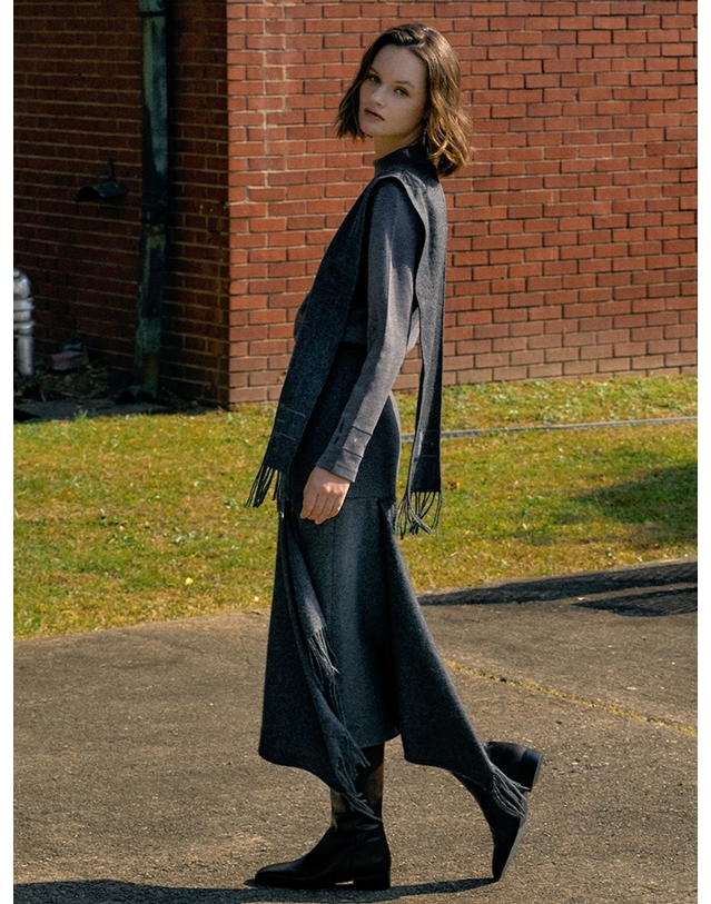 더스튜디오케이 MUFFLER LAYERED MOCKNECK TOP_CHARCOAL 착용컷
