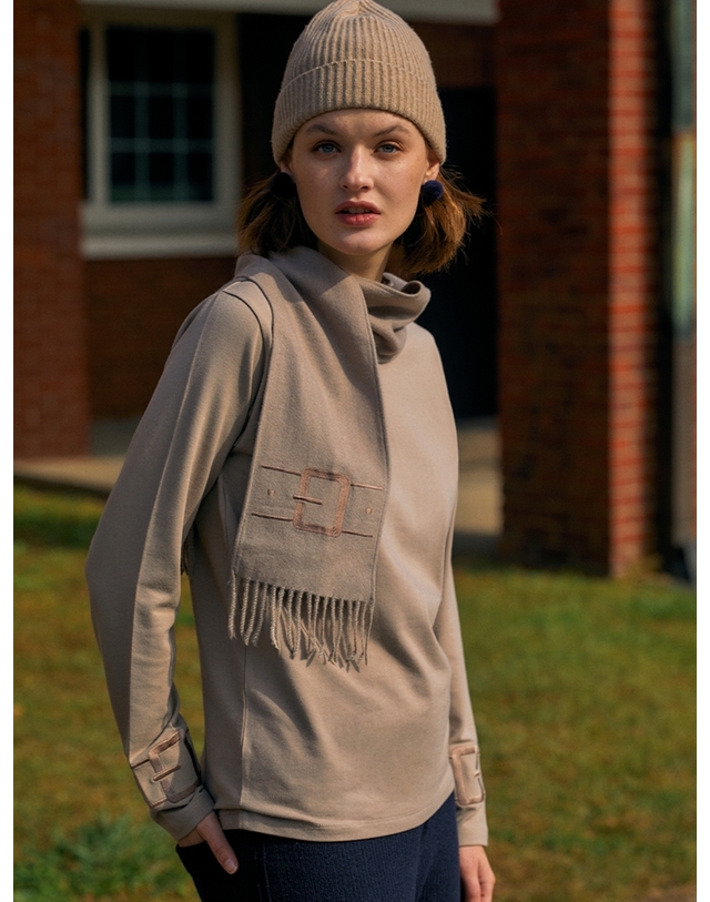 더스튜디오케이 MUFFLER LAYERED MOCKNECK TOP_GRAY 착용컷