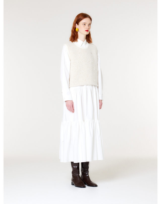 더스튜디오케이 ROUND WOOL KNIT VEST(IVORY) 착용컷