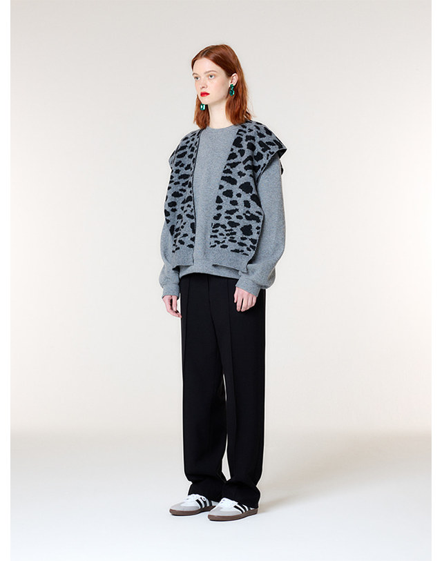 더스튜디오케이 WOOL PIN TUCK PANTS(BLACK) 착용컷