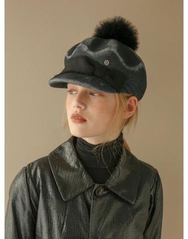 Voluminous pom pom cap-Burn out