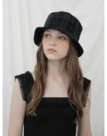 Reversible short bucket hat 