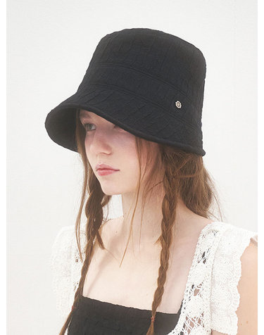 Le Petit Hat  - Black Grain