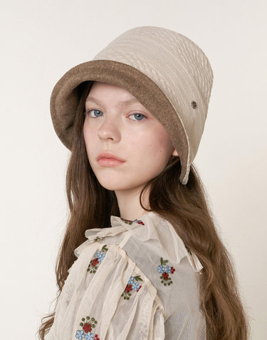 Bonnet Line Hat - Ivory