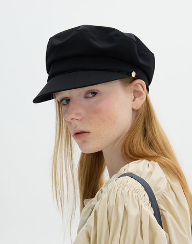 Kate Matroos - Black