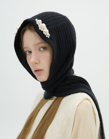 Pearl Detail Ear Muffler - Black